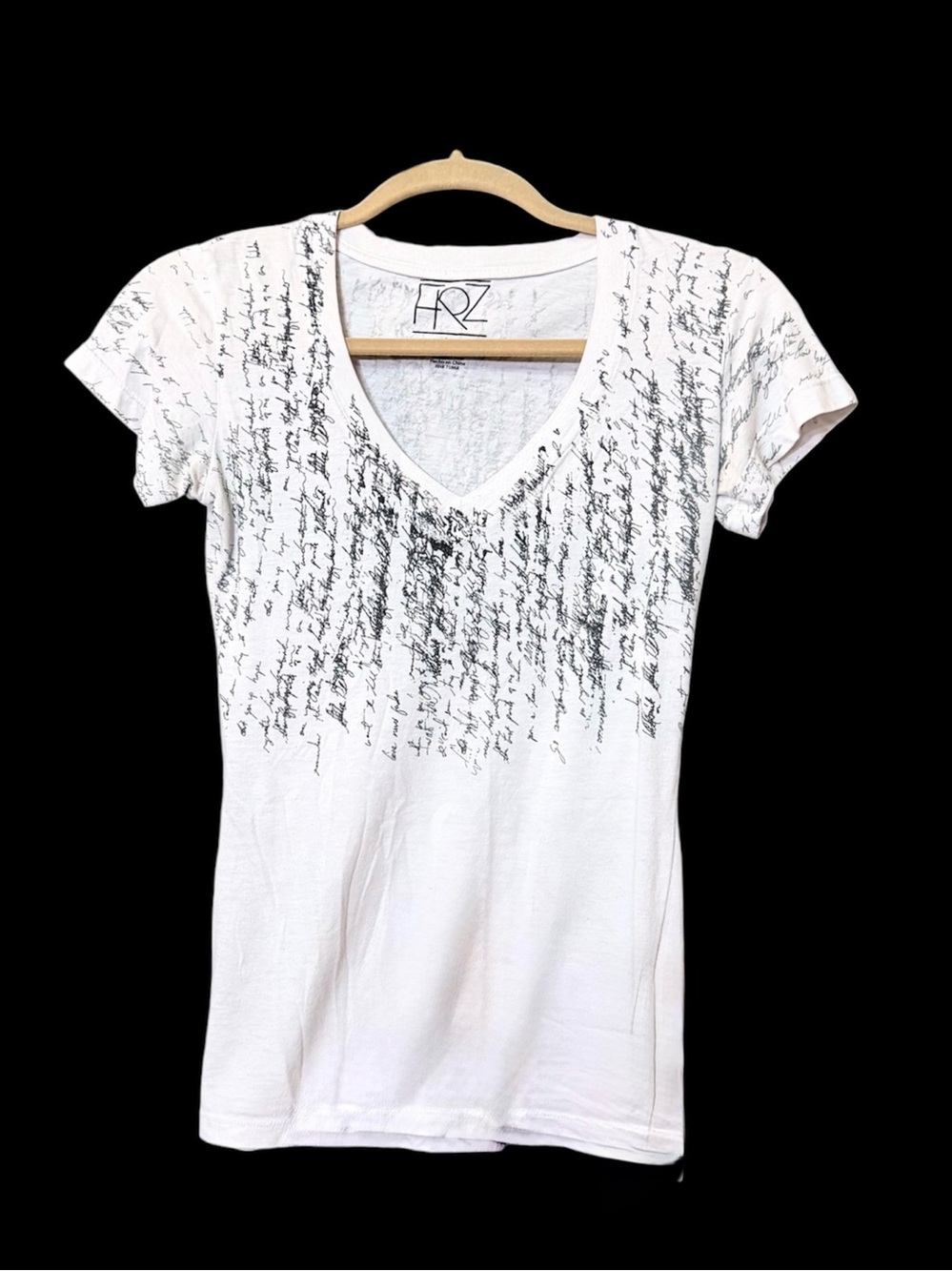 FRZ White V-Neck T-Shirt with a Distinctive Black Script Graphic Print Sz S